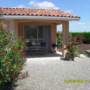 Maisonnette Neuve à La Campagne Urgosse